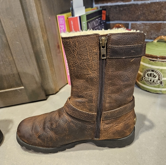 Ugg Brown Leather Moto Boots. Size 7. - Picture 9 of 14